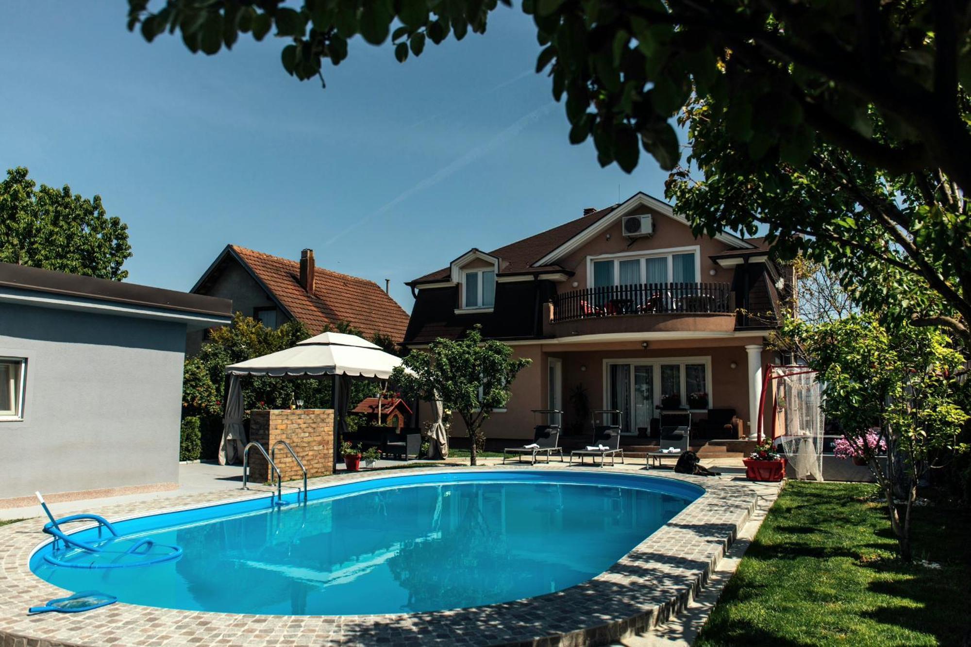 Lux Apartments With Pool Dex Zemun Polje Bagian luar foto