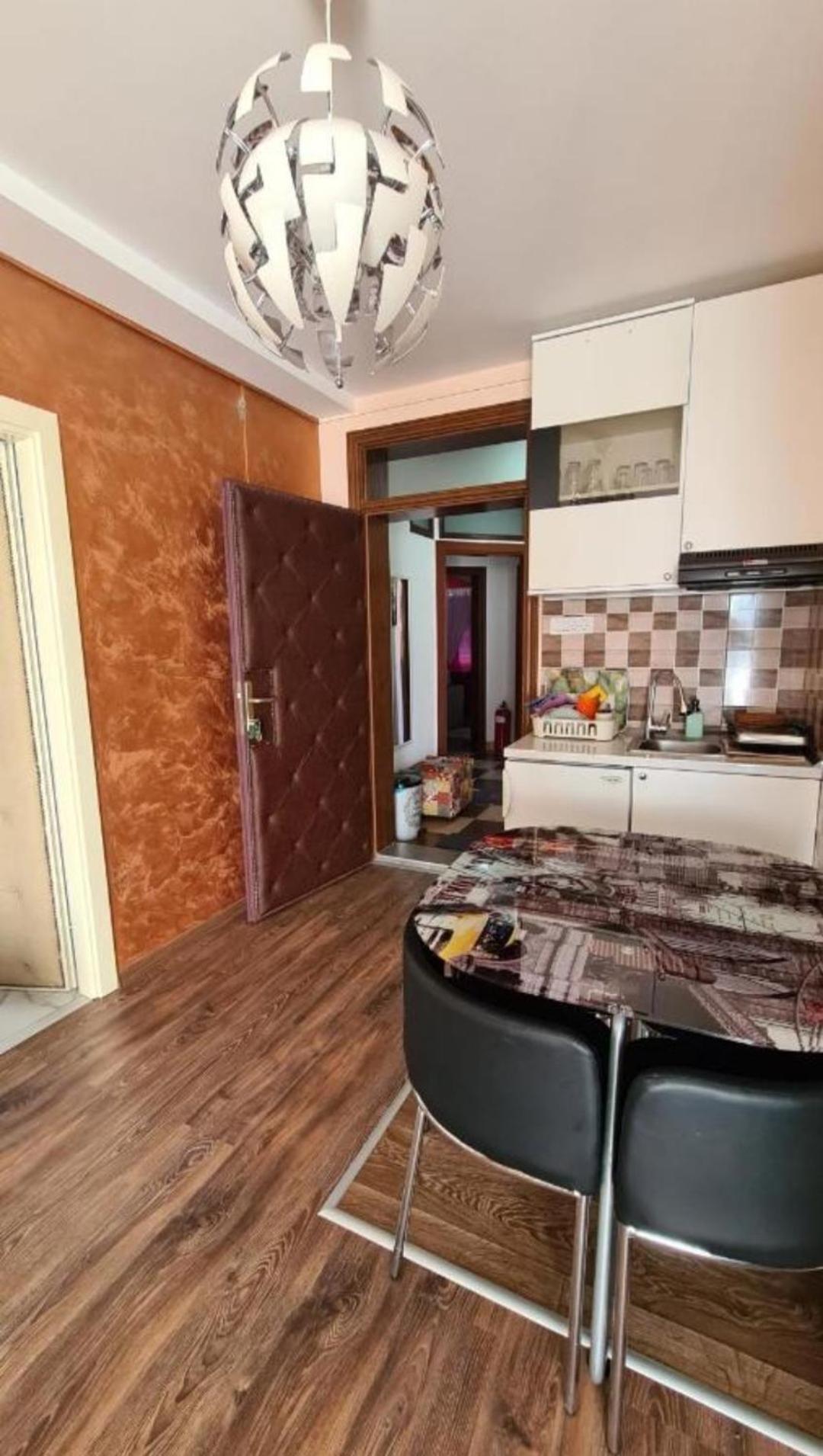 Lux Apartments With Pool Dex Zemun Polje Bagian luar foto